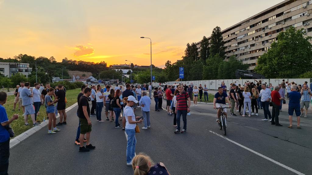 renne19711's tweet photo. #blok37 #protest #dan4 https://t.co/iQeACbOvHQ