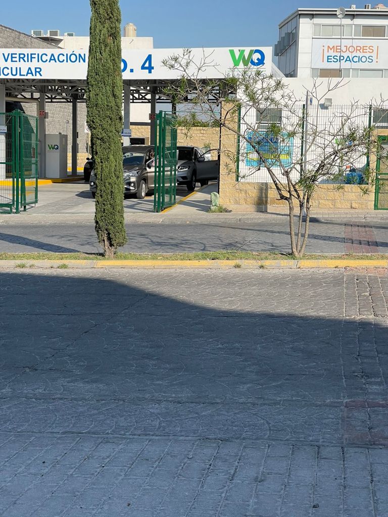 R_ciudadanoCFE's tweet photo. Buenas tardes 
Solicitamos de su apoyo para reportar el siguiente servicio ya que se encuentra conectado de manera irregular y se está robando la energía eléctrica por lo que solicitamos se de seguimiento al caso.
@CFE_Contigo #CFEQUERETARO #CFENACIONAL https://t.co/7TJ6RcAosn