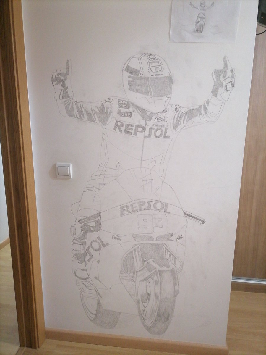 VctorNavarroPa2's tweet photo. Día 4... Ahora ya puedo decir que mi novia se despierta contigo cada mañana jajaja. A falta de rotularlo, lo doy por finalizado.
Un abrazo @marcmarquez93 #marcmarquez https://t.co/dIcuxfIufA