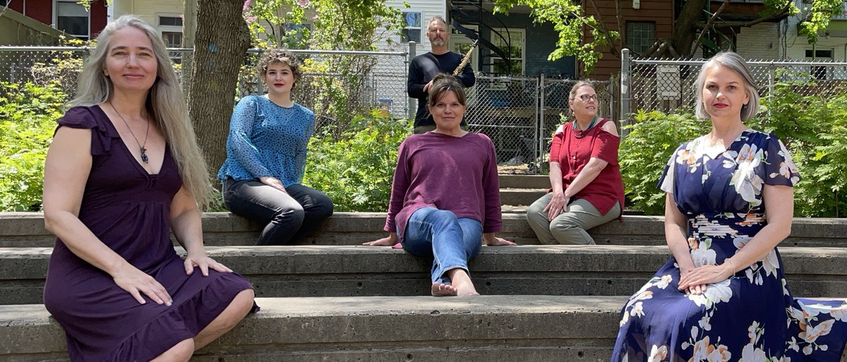 De la poésie polyphonique vous attend lors de la première mondiale de "Choral Poetry Project" par <a href="/allieweigh/">Allie Weigh</a> productions. Un spectacle à ne pas manquer pour les amoureux·ses de musique chorale au <a href="/Fringemtl/">FringeMontreal</a> de cette année. 

#choralpoetry #fringebuzz

Photo: Luc Jason Murphy