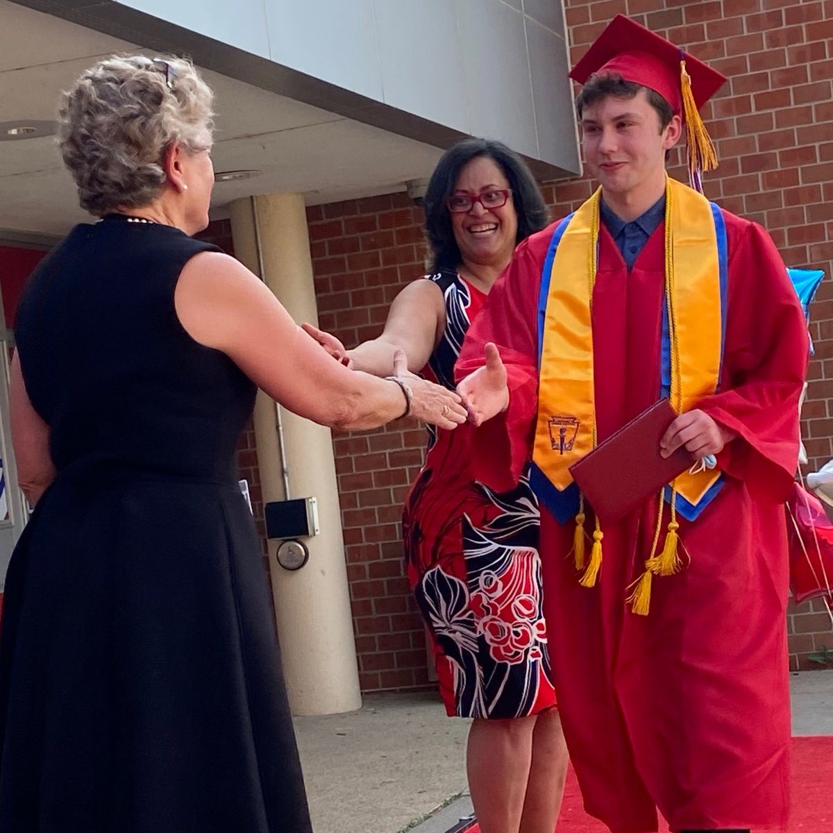 I am so proud of our Class of 2021 and was honored to be a part of last night's drive-thru ceremony at Armstrong High School. Congratulations to all our graduates! @Principal_Norby