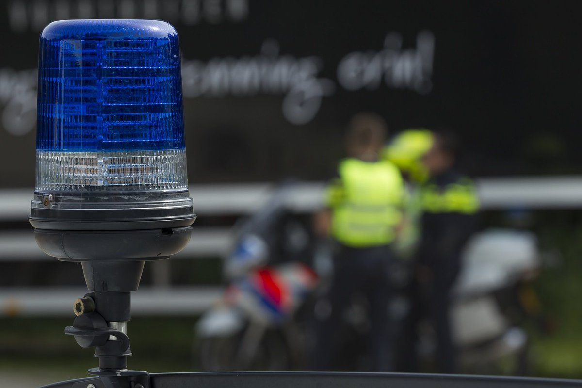 Politiebond's tweet photo. Laatste kans morgen (donderdag 10 juni) om deel te nemen aan een online meeting over de #caopolitie. Er zijn nog plekken vrij! Laat je net als collega's die je al zijn voorgegaan informeren over het resultaat dat voorligt. #onzepolitie https://t.co/0vS1qk26aa https://t.co/s90AsetrJY