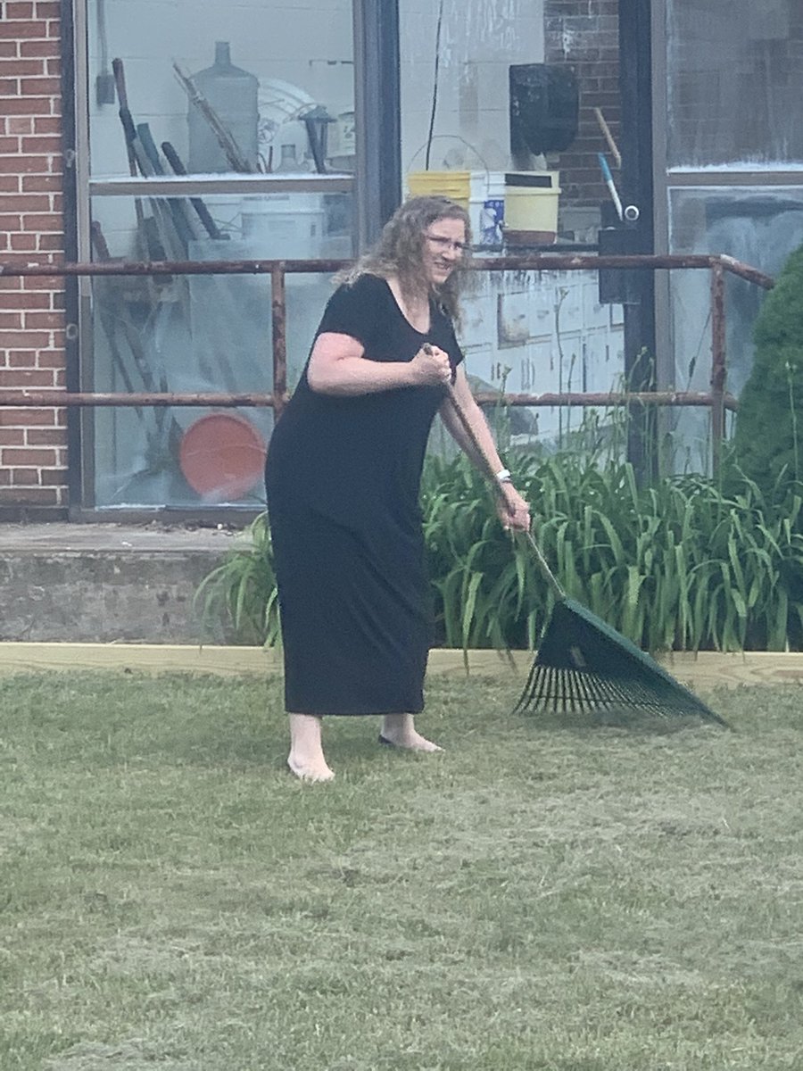 Bwilliams1002's tweet photo. @amofagan our fearless leader does it all! @Ledyard2021 Mrs. Fagan is getting your dance floor ready! https://t.co/zZbYwB2TzU