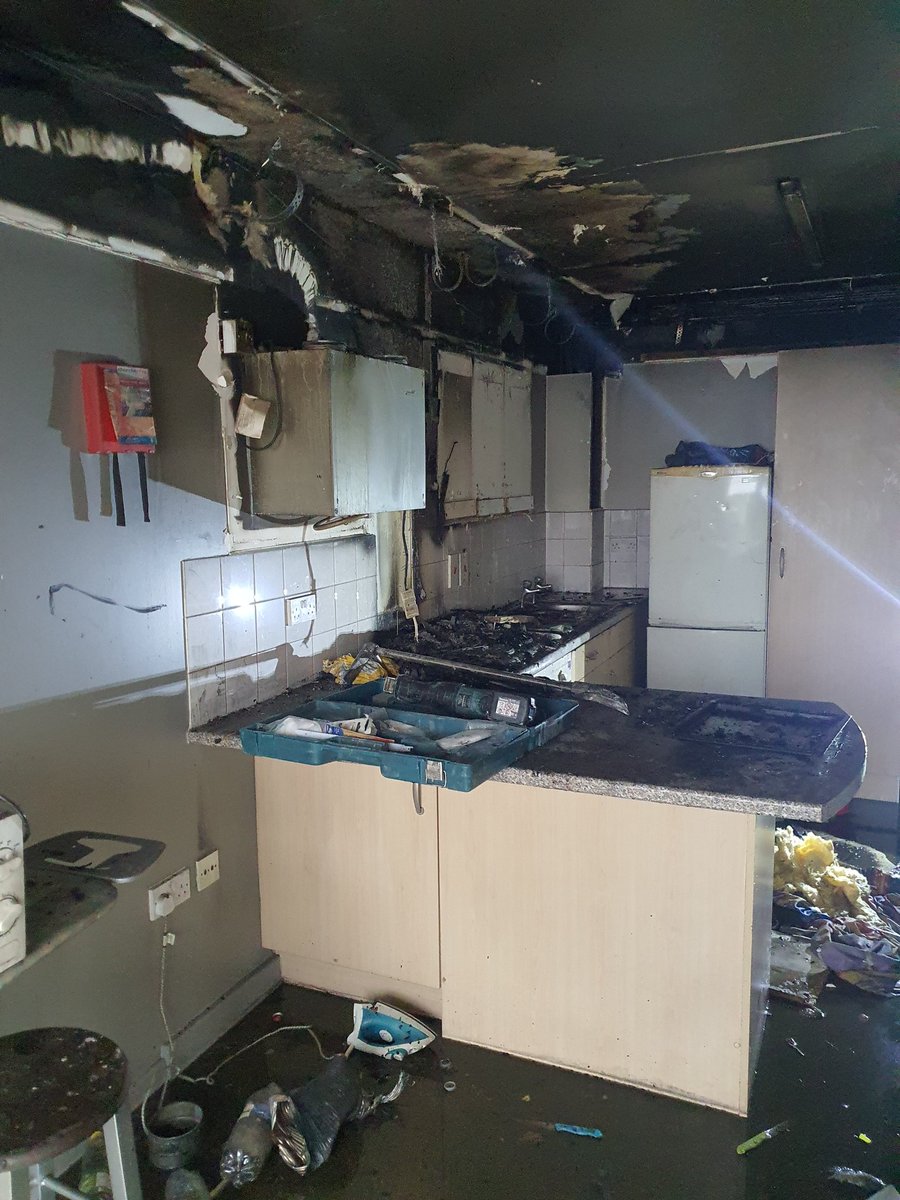 WMFSAston's tweet image. 🟢We've been in attendance at a kitchen fire, this afternoon🟢We have seen an increase in kitchen fires recently, Keep yourselves and your family safe by never leaving cooking unattended🟢
#readywillingable #wmfs @WestMidsFire #kitchenfire #safe #safety #aston #greenwatch