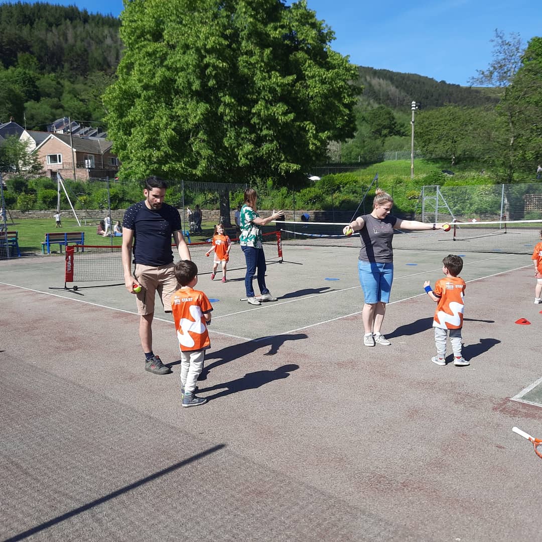 Another great evening of LTA Youth Park sessions yesterday at the Park. 😀🎾
 
Really impressive skills from everyone again this week including some fab overarm throws, super catching skills and some amazing serving over the net.  

Well done everyone!! 👏🎾👍🙌