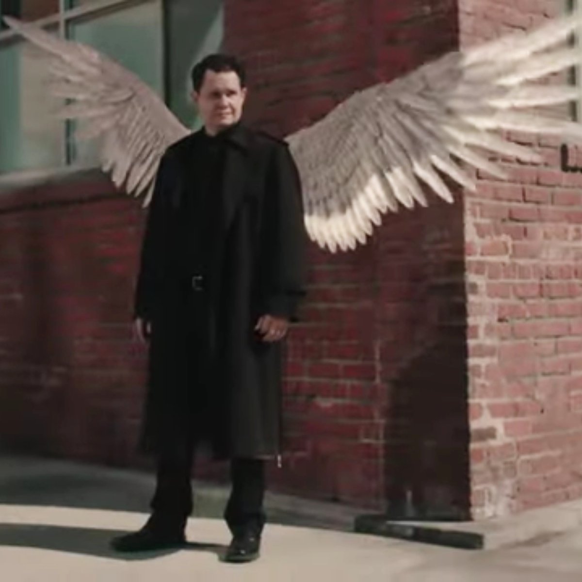 ScottButlerAct's tweet photo. A shot of my character, a Dark Angel, on the new  "Counting Crows - Butter Miracle Suite One (Official Video)" on YouTube!

#countingcrows #billfishman #musicvideo #actor https://t.co/iooCd30Jbl