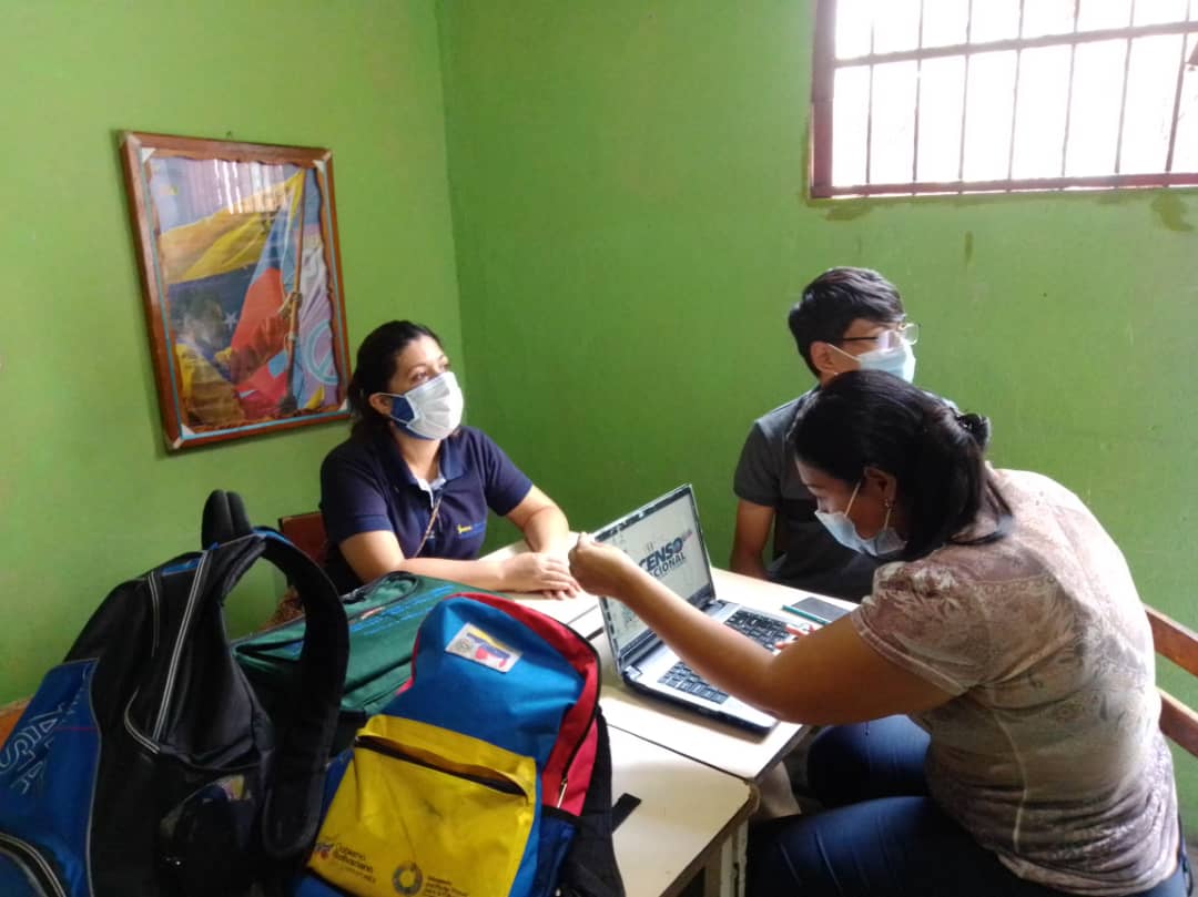 rmenendezp's tweet photo. Levantamiento de bases de misiones socialistas. 
Georreferenciación, sistema de indicadores para máxima eficiencia, cédula inmobiliaria. Expansión de base de misiones. 
XV Censo: dinamizador de la Fundación del Sistema Estadístico Geográfico Nacional, sembrado en el territorio. https://t.co/AIdpdc6Az3