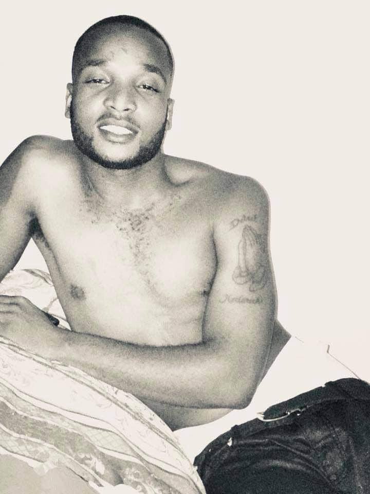 PokaaLyfeeChubb's tweet photo. Think About My Nigga Everyday 😔🕊 #RealDay1 #LongLiveSmooth 🖤 https://t.co/81mQxdA4Fy