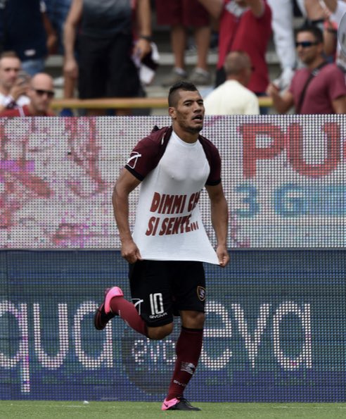 USSalernitana's tweet photo. Ciao cugino di avellino.

Quando nel 2011 il verona dello squallido #mandorlini ci condannò al fallimento, tu facevi caroselli nel tuo paesone e @MCriscitiello festeggiava come un ultras.
Anche questa volta, Dimmi che si sente!

Almeno noi non facciamo caroselli.
#AvellinoPadova https://t.co/ZVHW5QmfVL