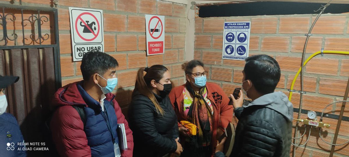 SEDES_SantaCruz's tweet photo. El Sedes, junto al Subgobernador de Vallegrande y la Asambleísta, inspeccionó la planta generadora de oxígeno del Hospital Señor de Malta y verificó que abastecerá al lugar y las provincias vecinas. https://t.co/TxZBnidhwy