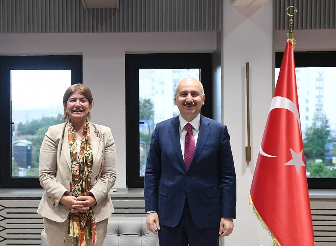Kepoluasuna's tweet photo. Ulaştırma ve Altyapı Bakanımız Muhterem Ağabeyim Sayın @akaraismailoglu'nu ziyaret ettik.

Diyarbakırımızı, beklentileri ve tabiki Diyarbakır-Silvan Karayolunu konuştuk.

Diyarbakır- Silvan Karayolunun Müjdesini en kısa zamanda arz edeceğiz inşallah.

@RTErdogan 
@UABakanligi https://t.co/zTdx5sQHil