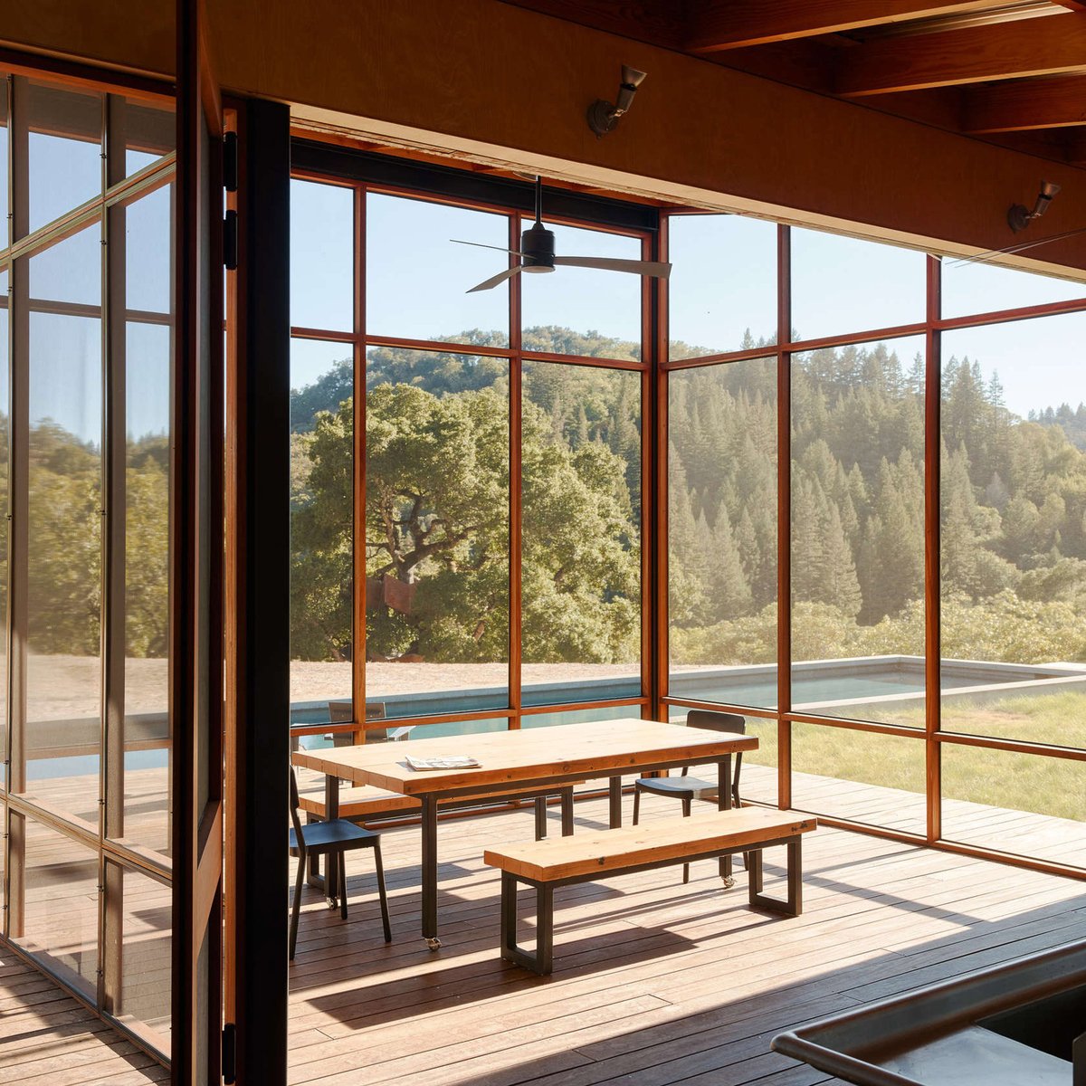 dezeen's tweet photo. Here are 10 off-grid homes where people are living sustainably: https://t.co/9cZM2FoTji https://t.co/hrfO70Eory