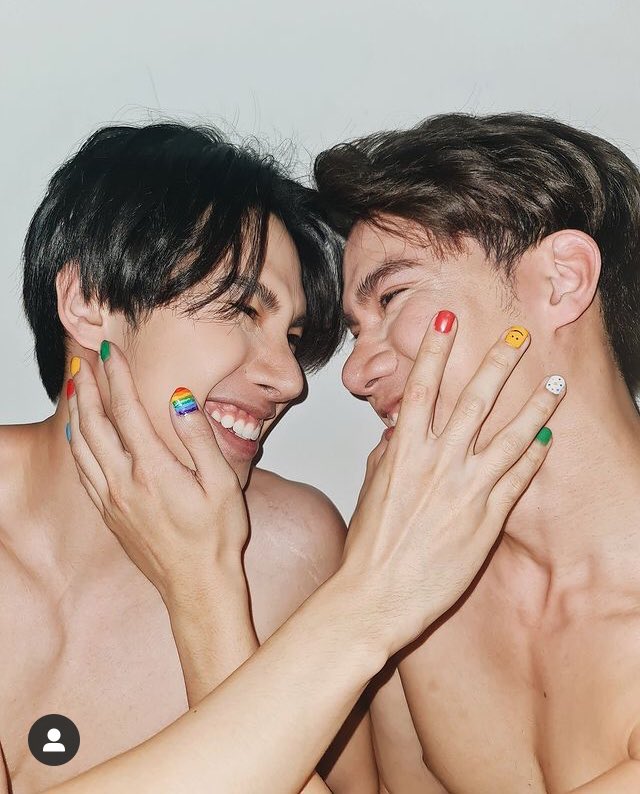 afrvsdd's tweet photo. Maxtul sektörün başına gelmiş en güzel şey olabilir #maxtul #MaxTul #maxtul_weloveyou #maxtulpride #pride #Pride2021 #PrideMonth #max #Tul_Pakorn #maxiiin_ ❤️❤️❤️ https://t.co/YQZSau2Nho