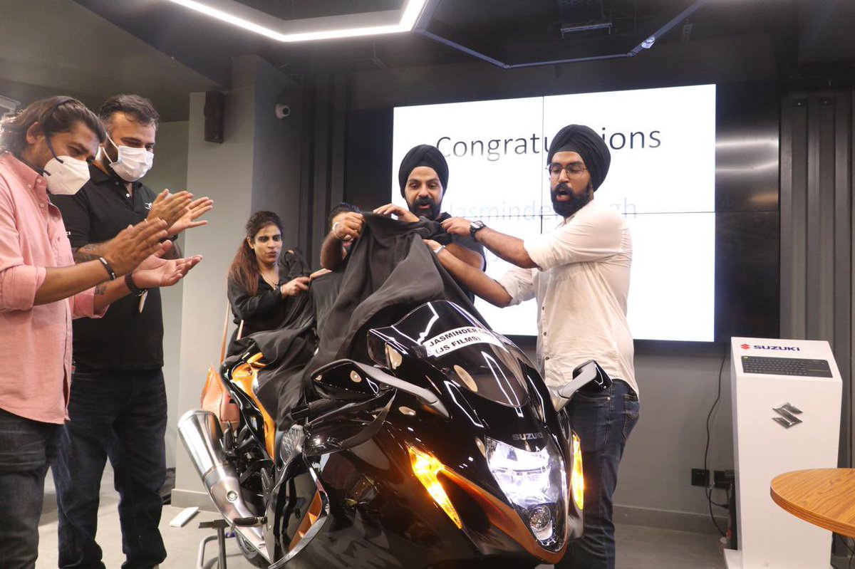 jsfilmsindia's tweet photo. Keep away from those who try to belittle your ambitions. Finally and I mean Finally The Black Falcon Has Landed Home! #new #hayabusa2021 #jsfilms #jsfilmsindia @suzukicycles https://t.co/6ZaqECp1EX