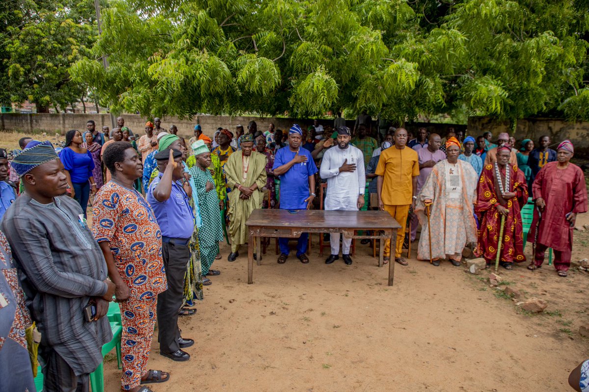Adebo_ogund's tweet photo. As part of our swift measure to end the unfortunate tread of insecurity in Ibarapaland, today I donated fifteen motorcycles to our indigenous security bodies (Amotekun, OPC, Vigilantes, Local Hunters etc) in Ibarapa East, Central and North Local governments. https://t.co/UVB0nHmYYp