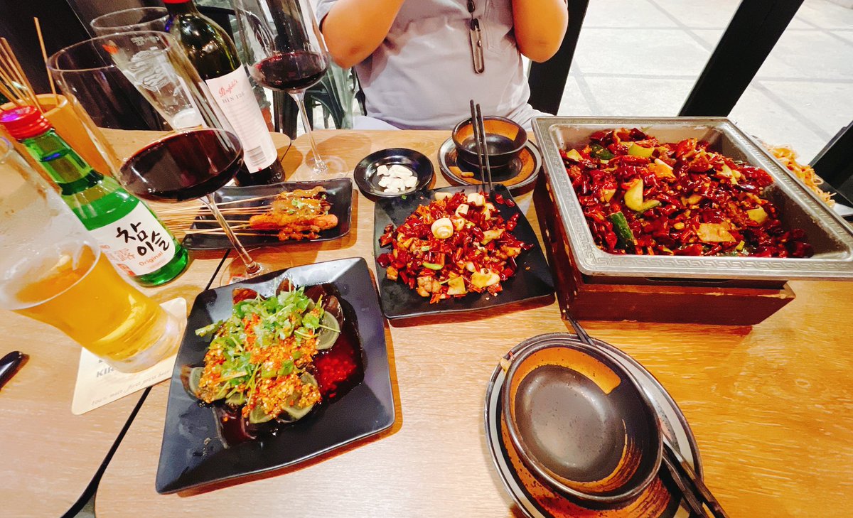 edison0116's tweet photo. Mark总说这是“三中全会”

那不得再加个小郎 哈哈哈 https://t.co/N1G6WNsaGr