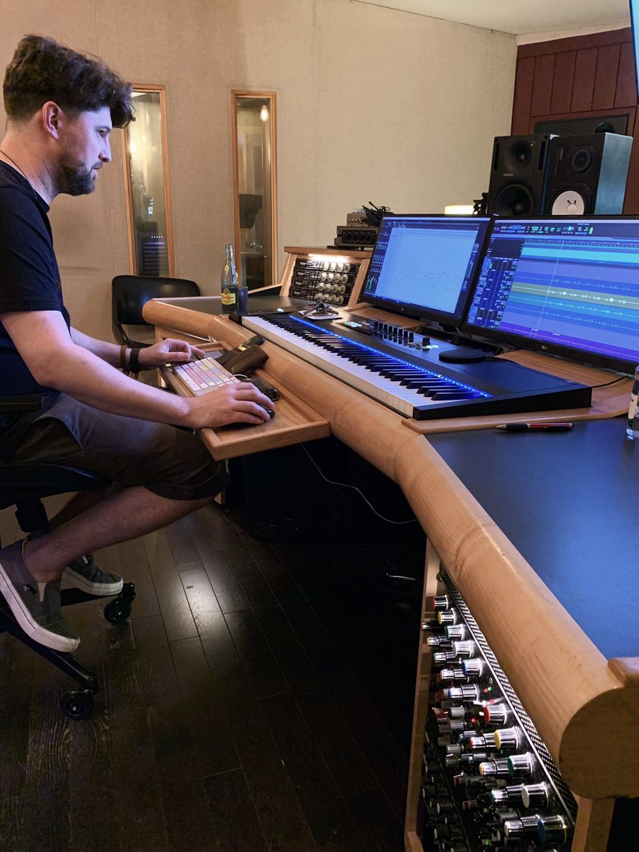 TheBridgeStudio's tweet image. There’s no escaping the heat when @thearcitype is working in A! 🔥🔥🔥

Hope you’re all staying cool out there!