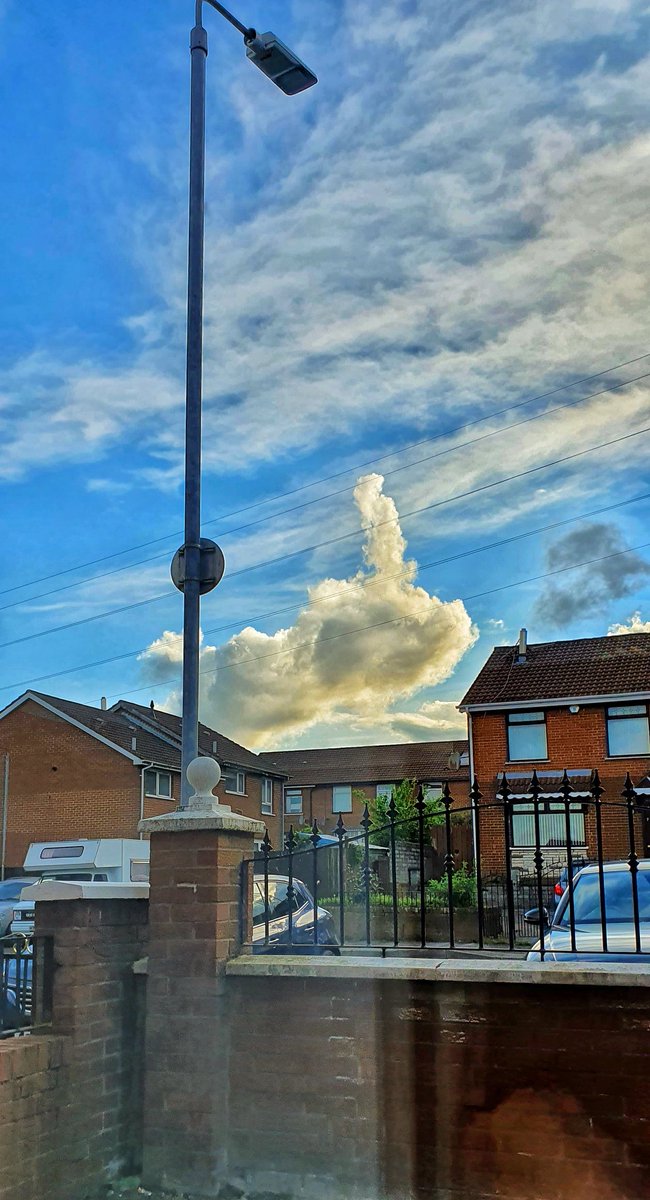 gerdcurley's tweet photo. Weather guys,  is this cloud above West Belfast trying to tell us something??
@barrabest @WeatherCee @angie_weather @frank_broadcast 
@weatherchannel @bbcweather @weathernetwork @sastawear https://t.co/BeRGmwsY3D
