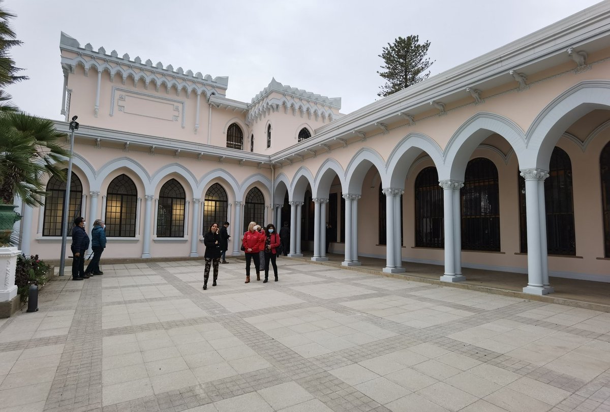 vinadelmar's tweet photo. En proceso de habilitación, con más de 150 obras pictóricas, se encuentra el Palacio Vergara de Viña del Mar, que fue visitado por la Ministra de cultura @Consuelovaldesc alcaldesa @cotyreginato y coordinadora Subdere @SusanneSPi #VIÑAWHATSAPP https://t.co/kClAVqd7J9