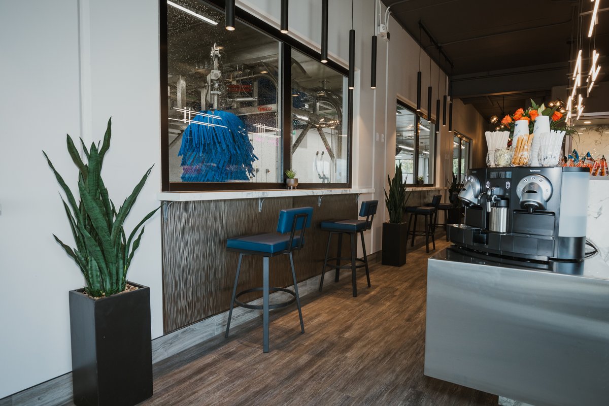 DIYdecorStore's tweet photo. Fasade PVC Wall Panels give both commercial and residential customers the ability to express their style through endless design and finish options. See all the great inspo on our website https://t.co/UdXYEdhPOk #design #remodel https://t.co/MUrAlwFitN
