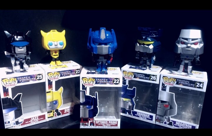 hmvColchester's tweet photo. #Transformers #robotsindisguise #funkopops #jazz #bumblebee #optimisprime #soundwave #megatron now in stock #hmvcolchester ❤ #popculture ❤ https://t.co/JEKpsn8YwA