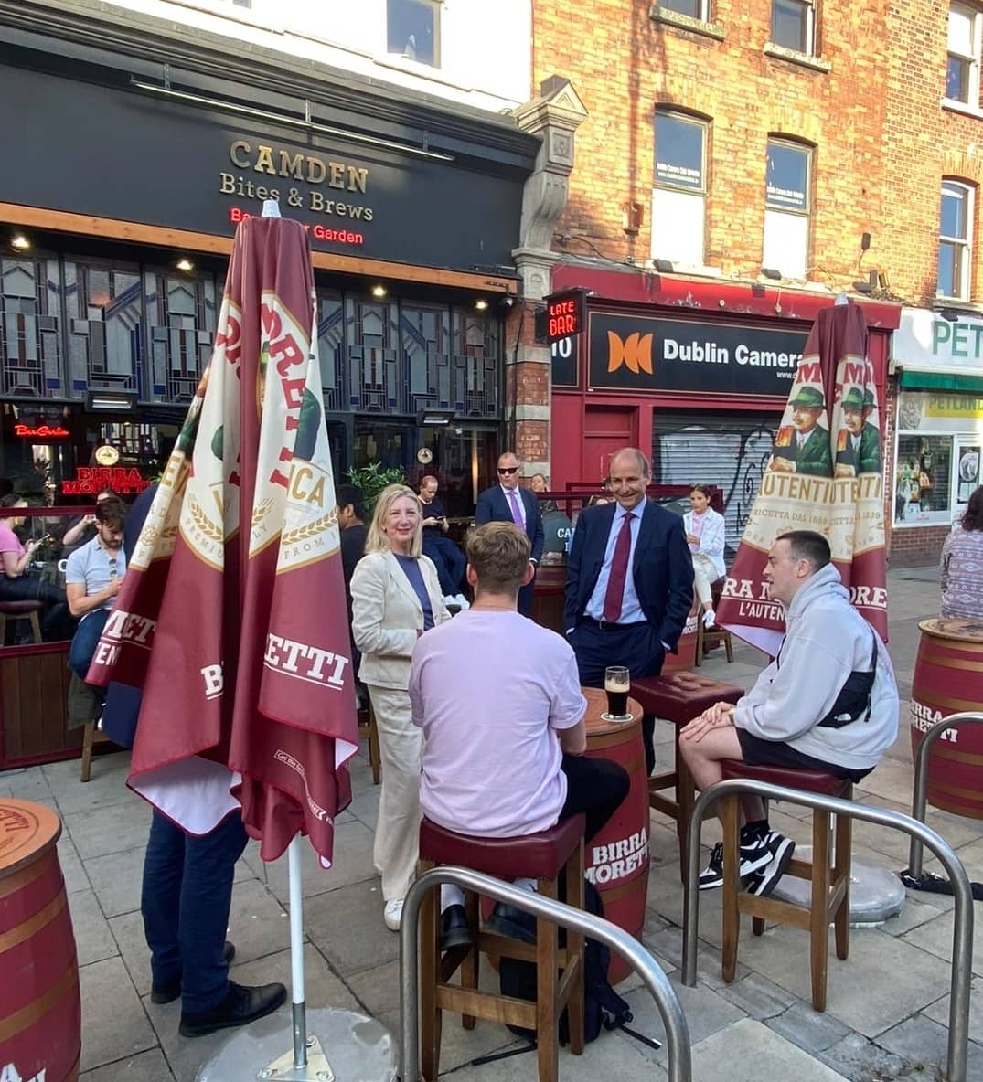 DublinSocial_'s tweet photo. An Taoiseach @MichealMartinTD stopping by Camden Bites and Brews this evening for a pint 🍻 https://t.co/v5mgkB61ma