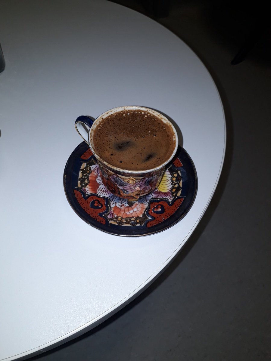 Fincanımda ki kahve kokulu yarimsin..♡