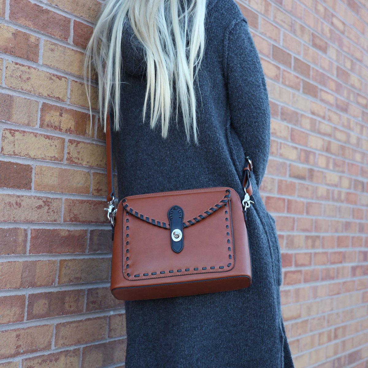 Cardini_Defense's tweet photo. Concealed Carry Evelyn Leather Crossbody
https://t.co/dELXXr8cJG

#fashionstyle #style #styletable #fashion #fashionista #Wallet #women #leatherbag #cardini #cardinidefense #Original https://t.co/fH4PMu0eg9