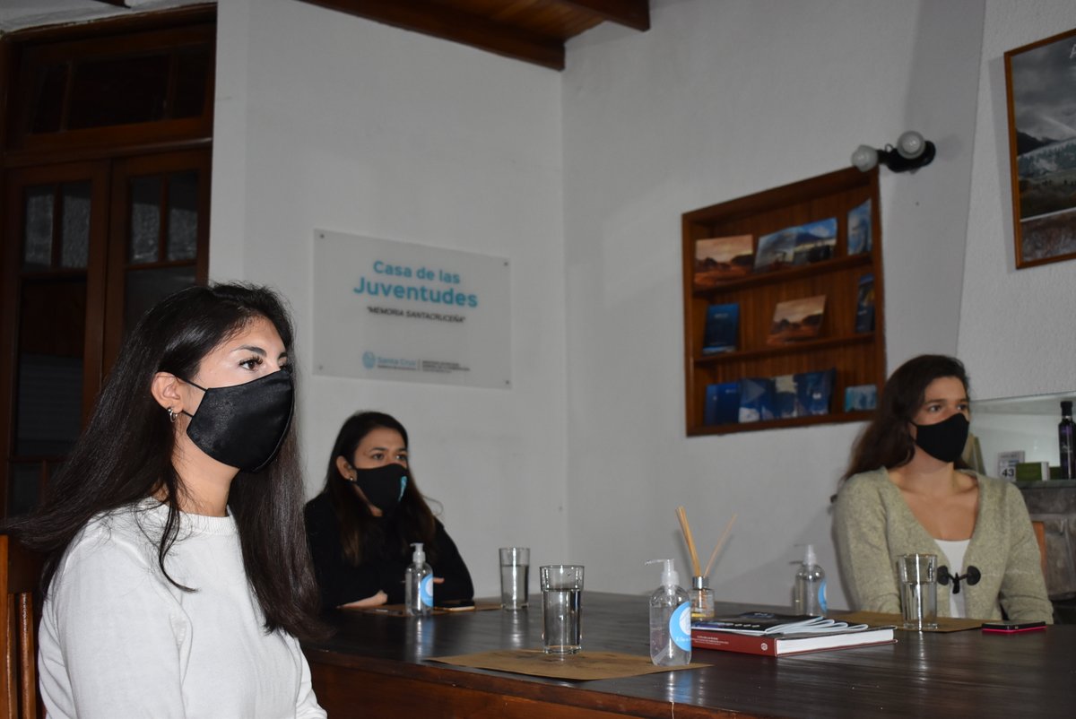 _CasaSantaCruz's tweet image. #Juventud 👉 La gobernadora @aliciakirchner  inauguró la Casa de las Juventudes – “Memoria Santacruceña” en La Plata

📌 Nota completa 🗞 ift.tt/3iw3xpQ
