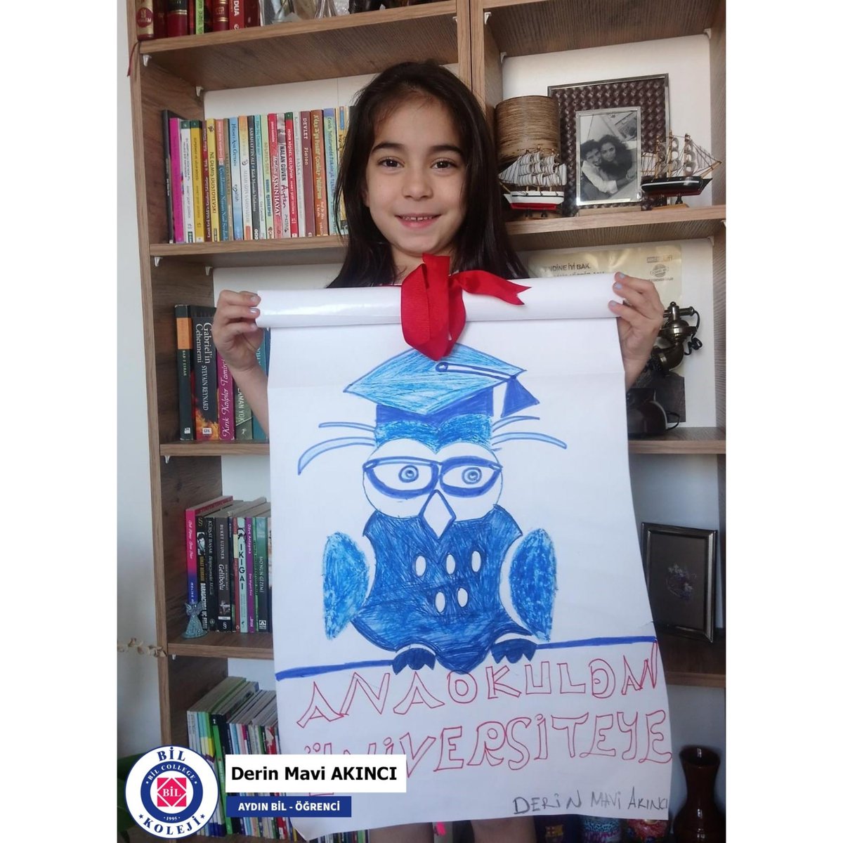 aydinbilkoleji's tweet photo. Aydın Bil Koleji Kampüsü öğrencileri
'' Okulumuzun değerini biliyoruz '' sloganı ile okullarının logoları ve marka simgeleriyle ilgili görselleri resmettiler

Okulunu seven ve kampüsünde mutlu öğrencilerin  öğrenmek için mutlu oldukları yerde olmanın önemini tekrar hatırlattılar. https://t.co/wPN3cCskPh