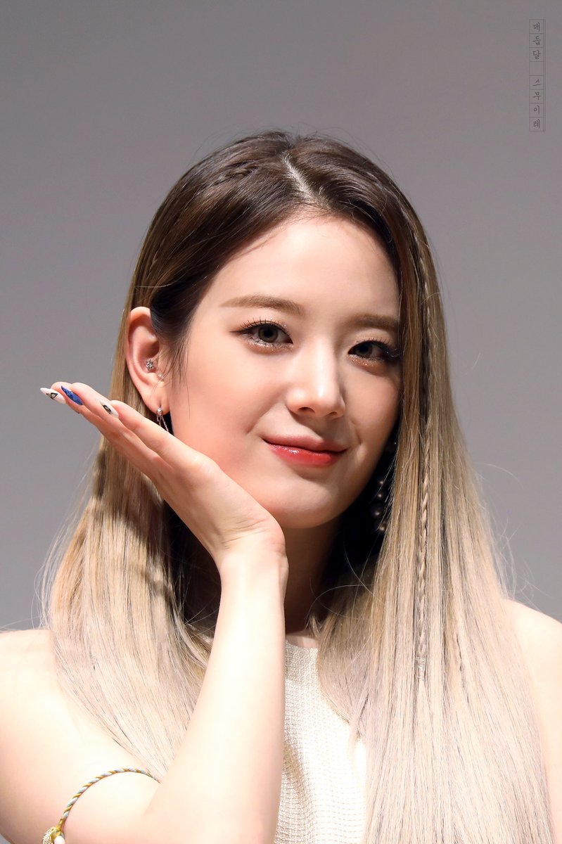gyuriarchives's tweet photo. 210530 ♡ chere_gyuri
— #장규리 #프로미스나인
https://t.co/Pd5sOyDL8M