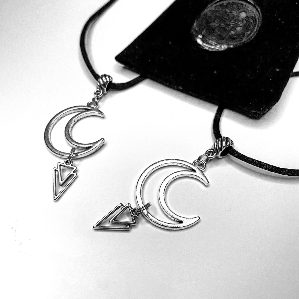 tdp_clothing's tweet photo. New items online now. From #hexasylum jewelry & obsidian handmade pendents to tattoo aftercare creams
.
@reikondevore #hexasylum #obsidian #aftercare #tattooaftercare #tattooaftercareproducts #tattooclothing #tattoowear #tattoofashion #tattooapparel #handmade #jewlery https://t.co/TLm3AIYdQJ