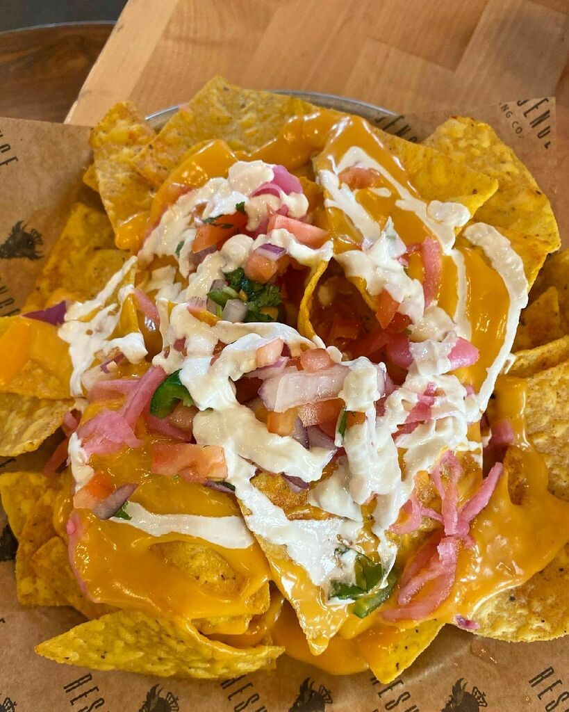 CleanEatsFast's tweet image. “That which we call a rose by any other name would smell as sweet.” Shakespeare 

Location: @resurgencebrewingco 

#nachos#nachoproblem#buffaloeats#buffalofood#eatlocal (at Resurgence Brewing Company)

ift.tt/358ZPKA