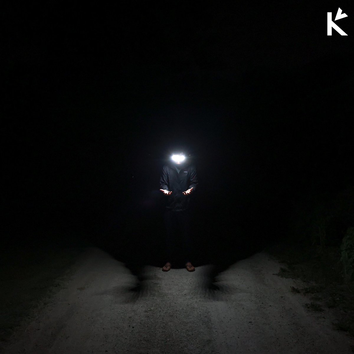 kawachusa's tweet photo. #TurnDarknessBright with Kawach 220 degrees of wide area illumination 💫
#Darkness #Bright #Kawach #Headlamp #LedFlashLights #OutdoorLighting #OffTheGrid #Explore #Camping #Hiking #Running #Cycling #DogWalking #Fishing #Construction #Emergencies https://t.co/R6X3SyV175