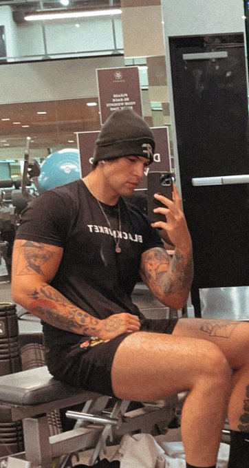 Knee high shorts https://t.co/J5hdOmgILH