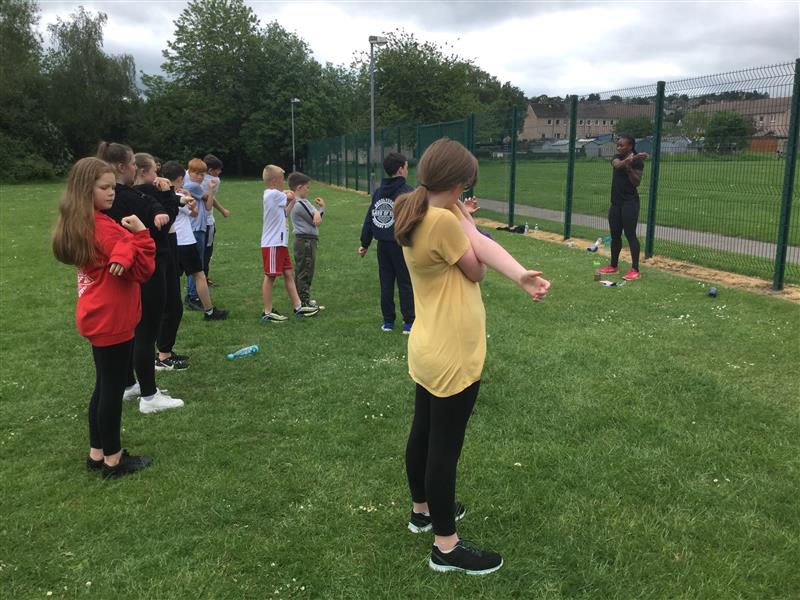 GoodlyburnPS's tweet photo. P6/7 & P7 had a lovely visit from Chrystal at All Strong Scotland gym today. She led a fantastic fitness session & all the participants were brilliant - trying, working hard, being active, taking it at their own pace & having fun. #wellandconnected #healthandwellbeing #allstrong https://t.co/Jyj5ia21hl