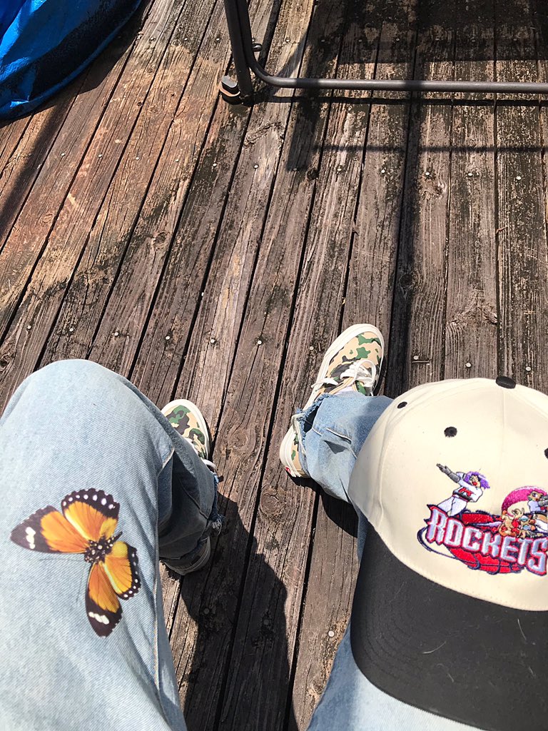 4two6am's tweet photo. #two7 🦋 https://t.co/udbVKSt5XJ