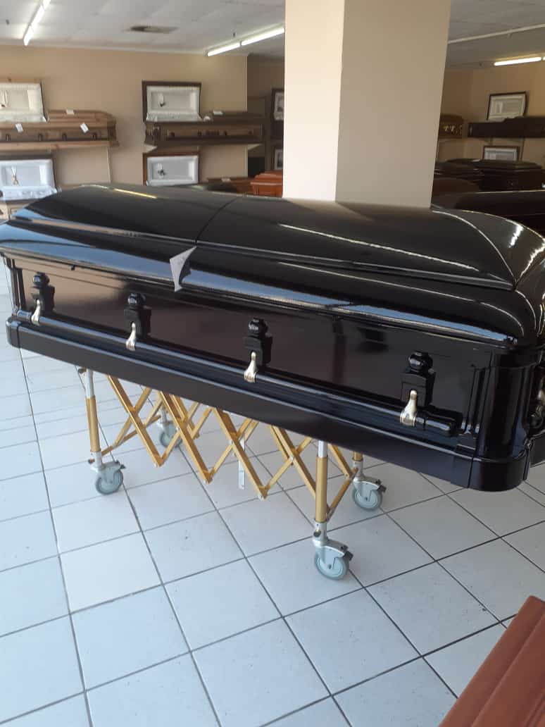 _SifisoM's tweet photo. Golden Gate Services, we bury your loved ones with dignity.

🕊️🕊️🕊️🕊️🕊️ https://t.co/wmFF2T0gum