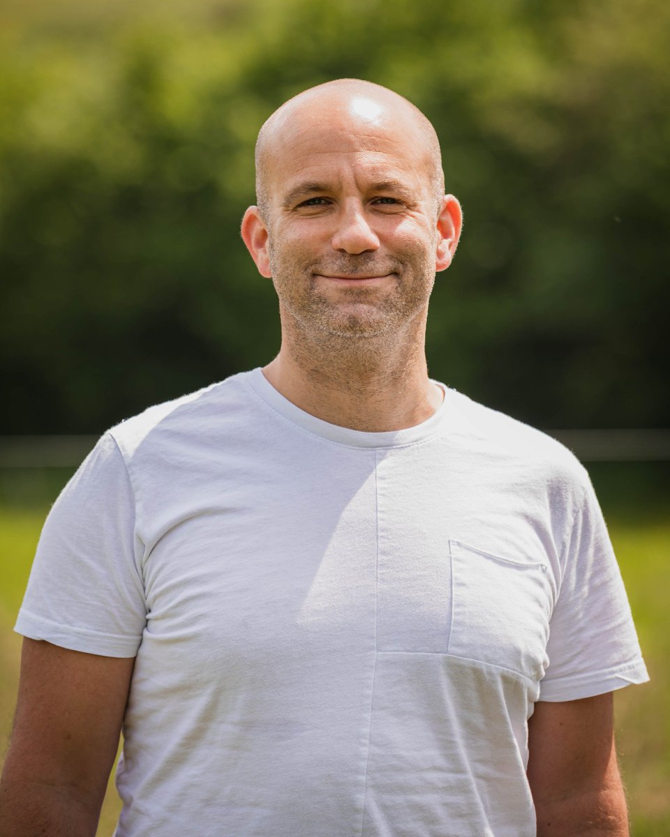 Josse_VD's tweet photo. Marketeer Andreas voor de camera. Over het "kleine broertje" binnen de Belgische gemeenschappen en Voetbalploegen #ODG2021OstBelgien https://t.co/QlujmZLAEt