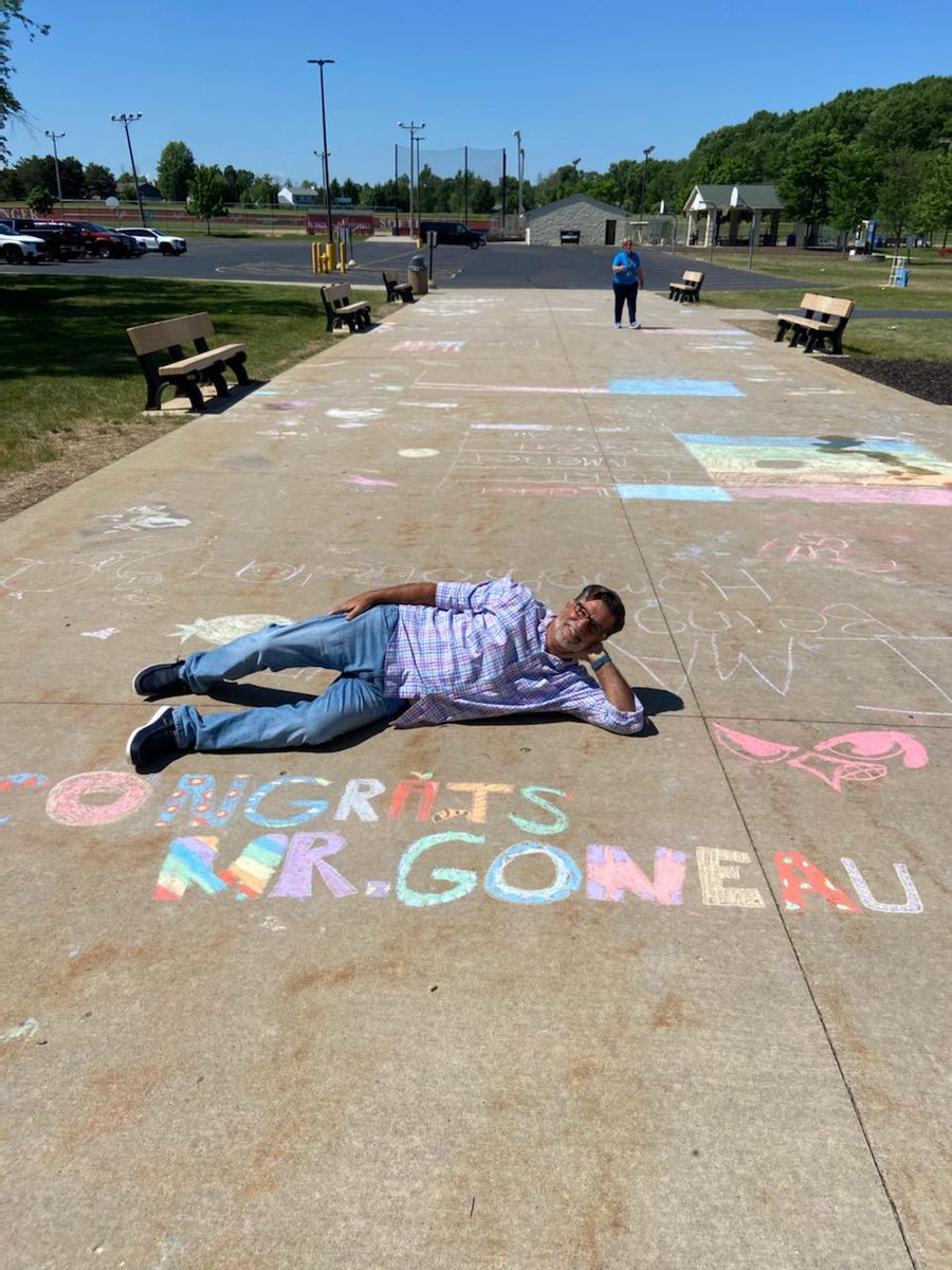 SMS_Owls's tweet photo. I sure am blessed!!! Feelin' the love on my last day in Slinger Middle School. Forever an Owl ... Mr. Goneau, retired 🙂😥🙂😎 https://t.co/2CmmYrQhOH