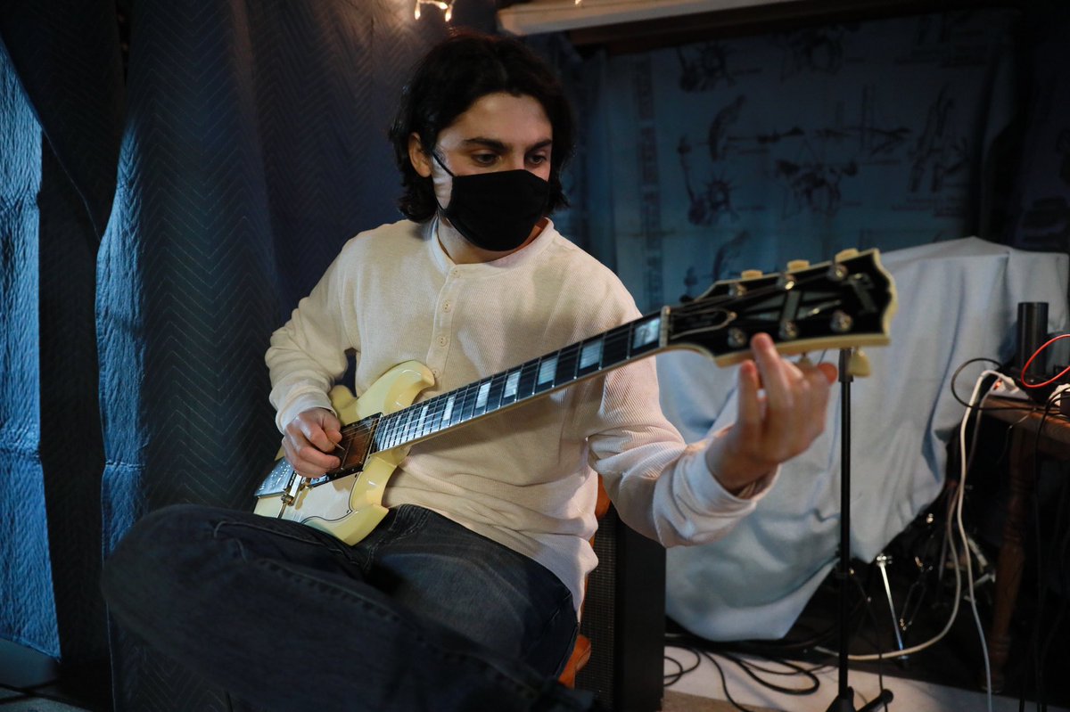 thedtsmusic's tweet image. TWO DAYS • “YOU WITH ME” … pre save below 💜

distrokid.com/hyperfollow/th…

📸 @moldy_lungs