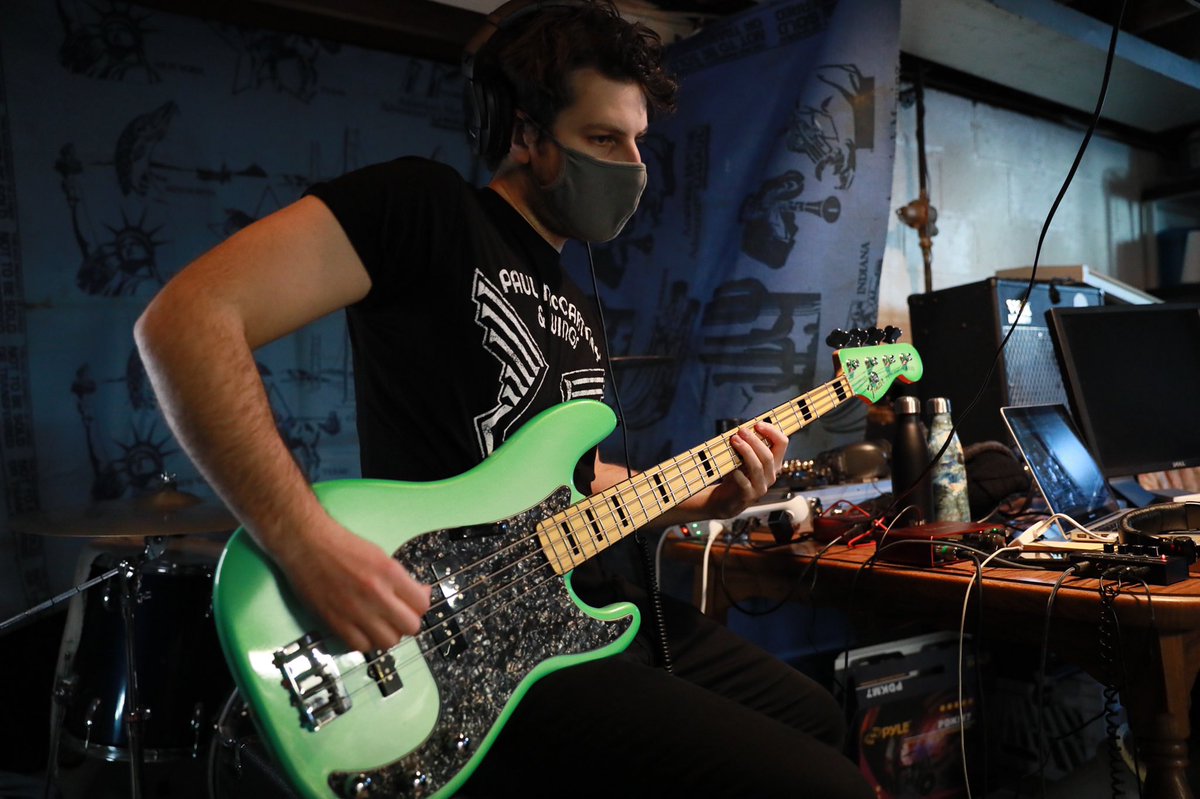 thedtsmusic's tweet image. TWO DAYS • “YOU WITH ME” … pre save below 💜

distrokid.com/hyperfollow/th…

📸 @moldy_lungs