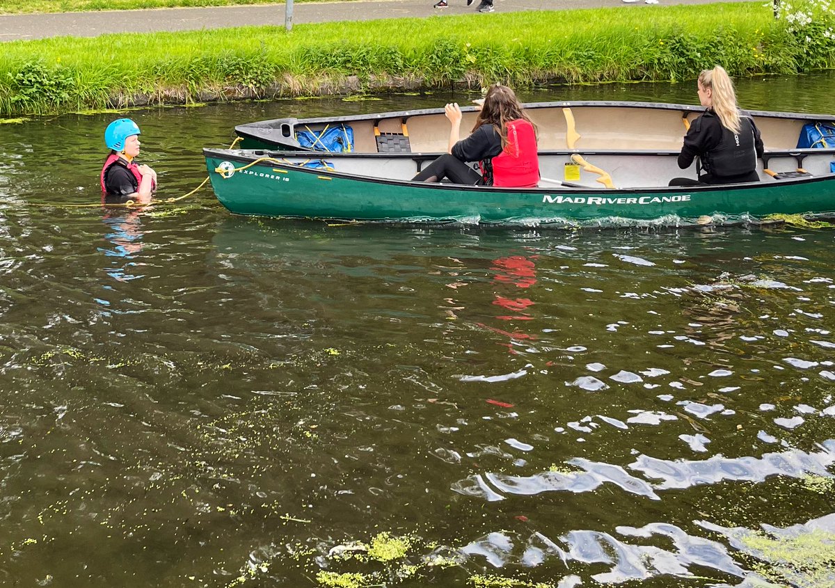 stahsdofe's tweet photo. We wished Happy Birthday to one of our Silver participants tonight. Capsizing and cake went down a treat! #DofEwithadifference #IamDofE https://t.co/WG9J0hlF2o