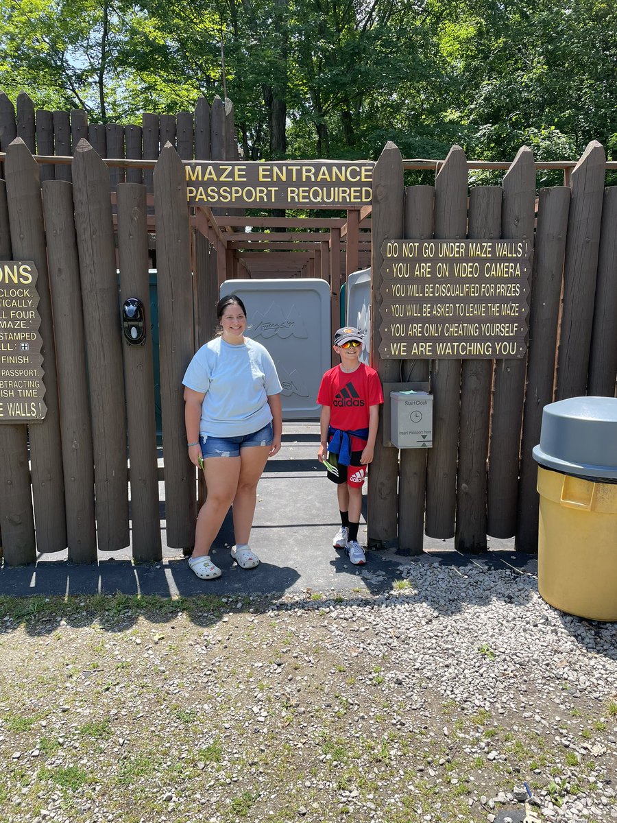 SteveHammActor's tweet photo. Enjoyed some great family time at @PUT_IN_BAY
Had lunch at @Boardwalkpib Kids ran the maze, did some sightseeing, topped it off with some @ToftDairy ice cream.
@PutinBayOhio
#putinbay #Ohio #LakeErie #LakeErieShoresandIslands #familytime #islandexcursion https://t.co/V6L35PTnOA