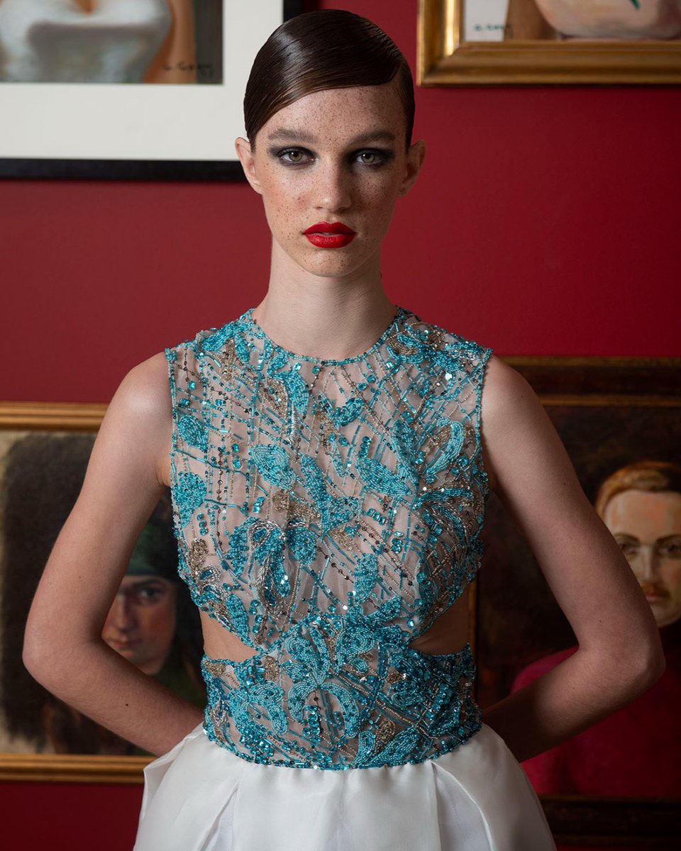 DanyAtrache's tweet photo. "A day at the Museum" Couture Collection.
All over embroidered silk white organza dress with crystals touch at the top.

#DanyAtrache #CoutureDress #EmbroideredDress #Couture #Crystals https://t.co/j0th1ZC1Si