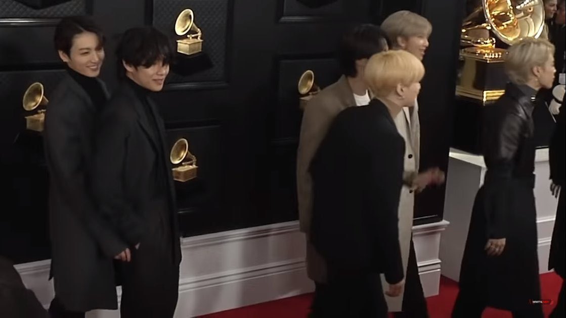 Чонгук и тэхен грэмми 2019. Вигуки 2022. Чонгук грэмми 2020. Бтс грэмми 2020. Вигуки bts 2020.