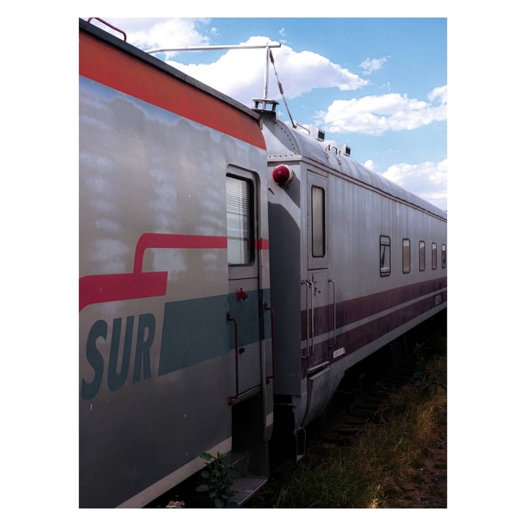 NVarmando1's tweet photo. #mexico #igersmexico #railstagram #railways #cinematic #sombrescapes #irimages #photocinematica #photoobserve #espritmag #ig_cinemag #reframedmag #trainsppoting #ferromex #streetphotography #streetgrammersmx https://t.co/ZZgZUKalXx https://t.co/iHcnVSLSxP