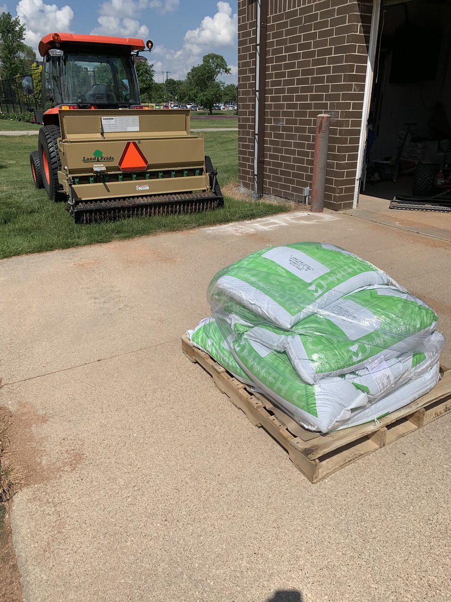 PaulSwafford4's tweet photo. 3rd app of Tenacity and over seeding https://t.co/qVkqqxptZF