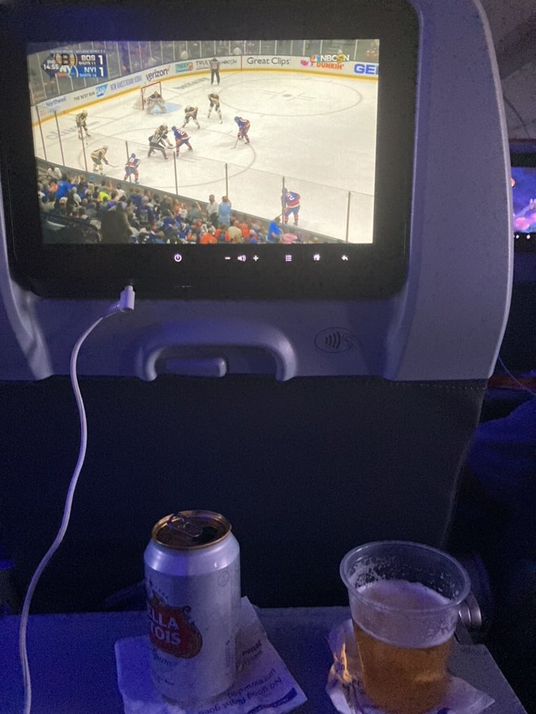 GoooIrish's tweet photo. 4 hrs to Phoenix…game on https://t.co/msy6UyBGNx