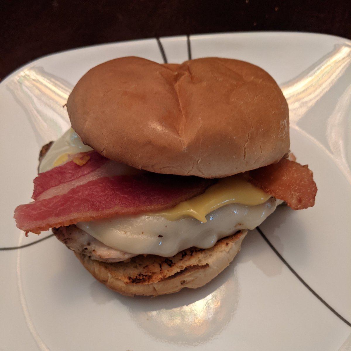 tonydahlman's tweet photo. Bacon &amp; Provolone Chicken Sandwich #DifferentDinner https://t.co/DLBDOfxZNL